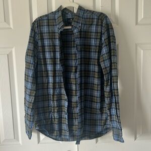 American Eagle men’s large classic fit blue and olive green plaid button-down
